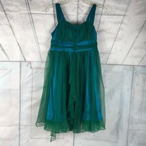 Size 14 girls sleeveless dressy dress. Color green